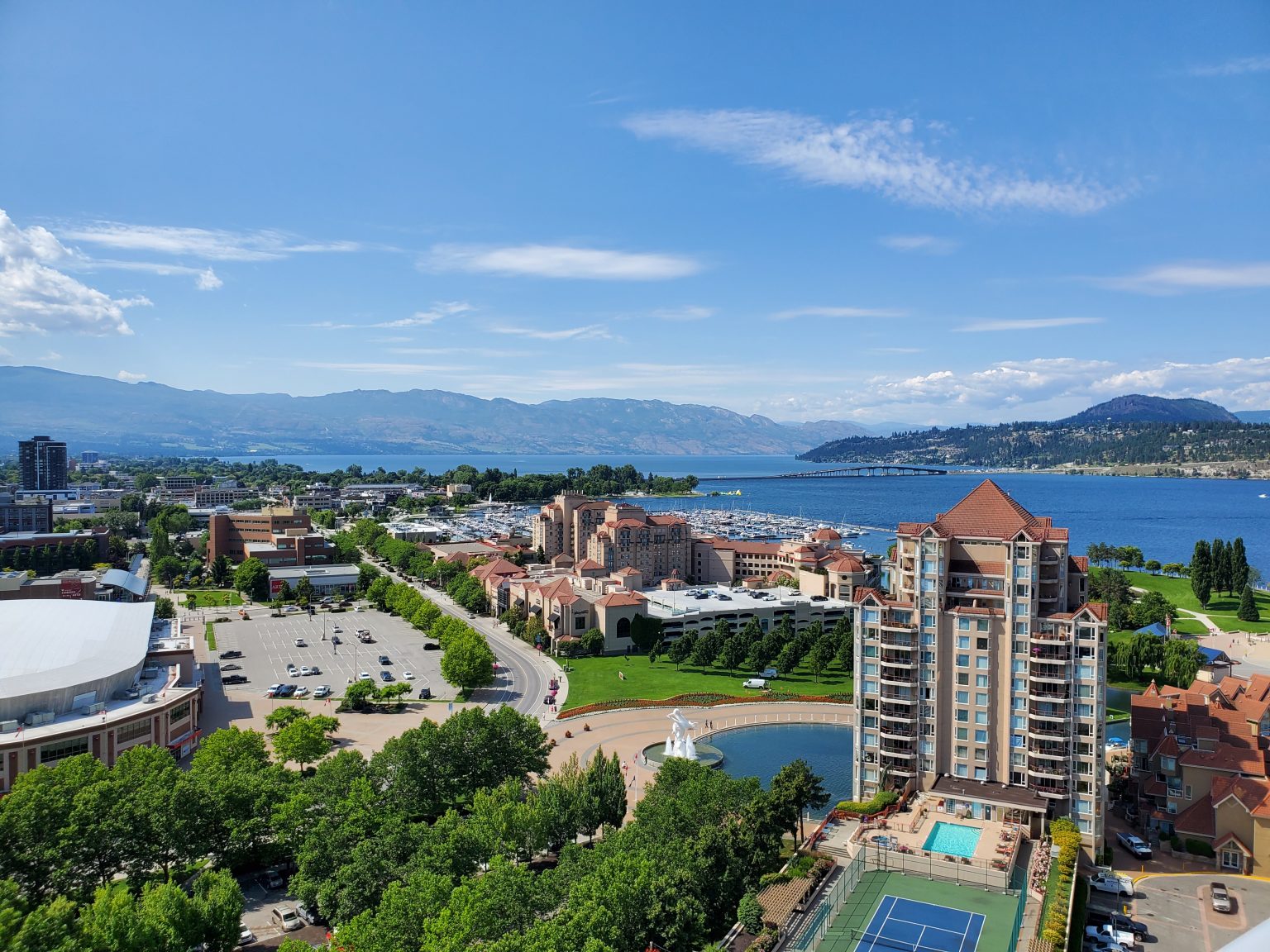 Is Kelowna a good place to live? Pros & Cons.