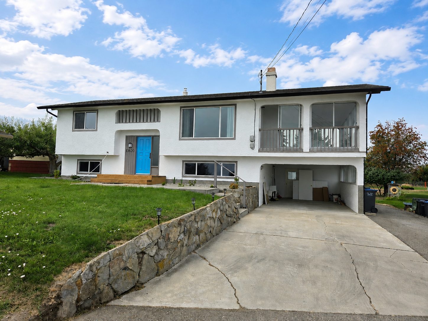 13620 Cooke Avenue Summerland